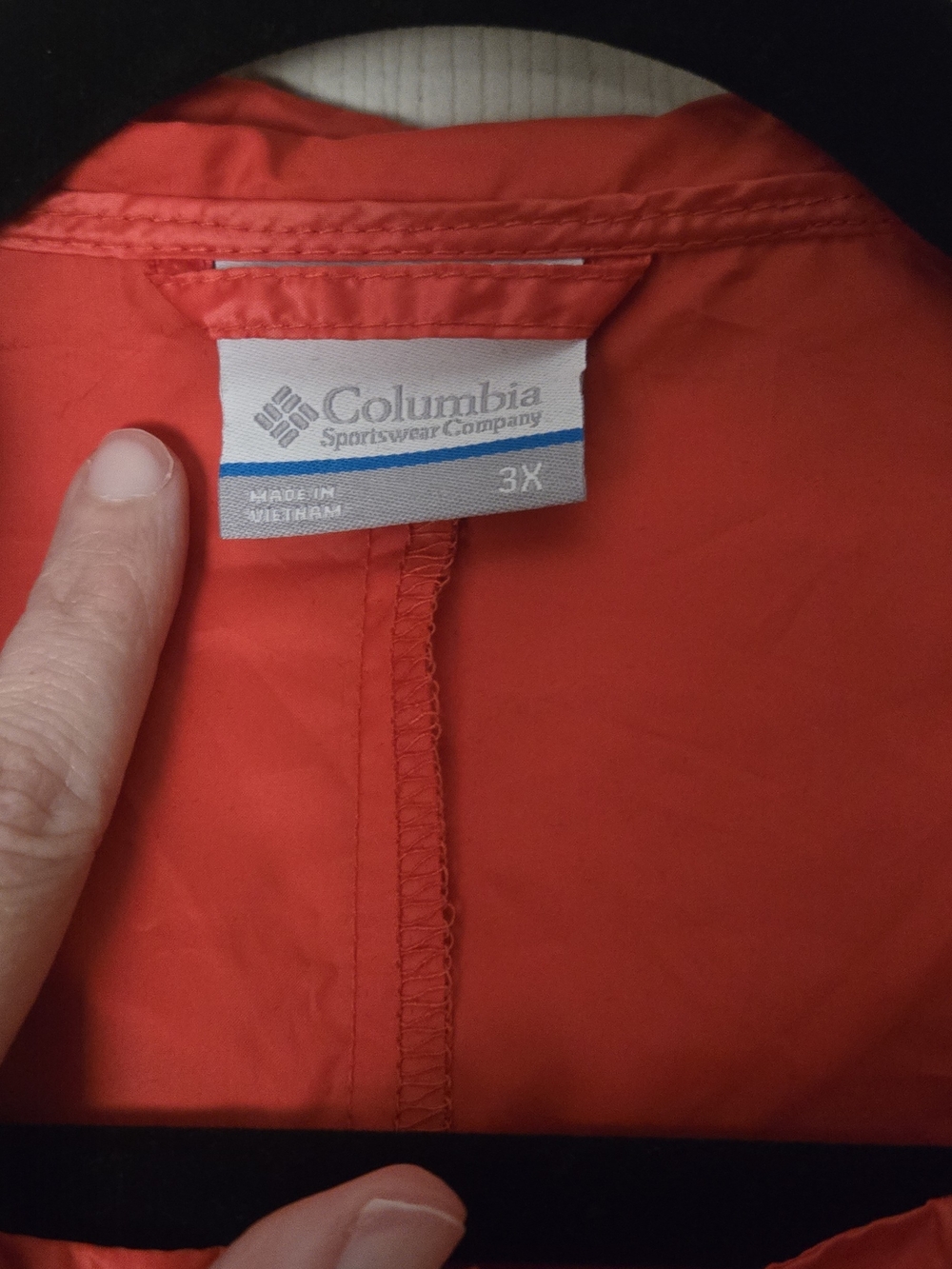 Columbia Women's Red Hooded Lightweight Jacket - Picture 4 of 4